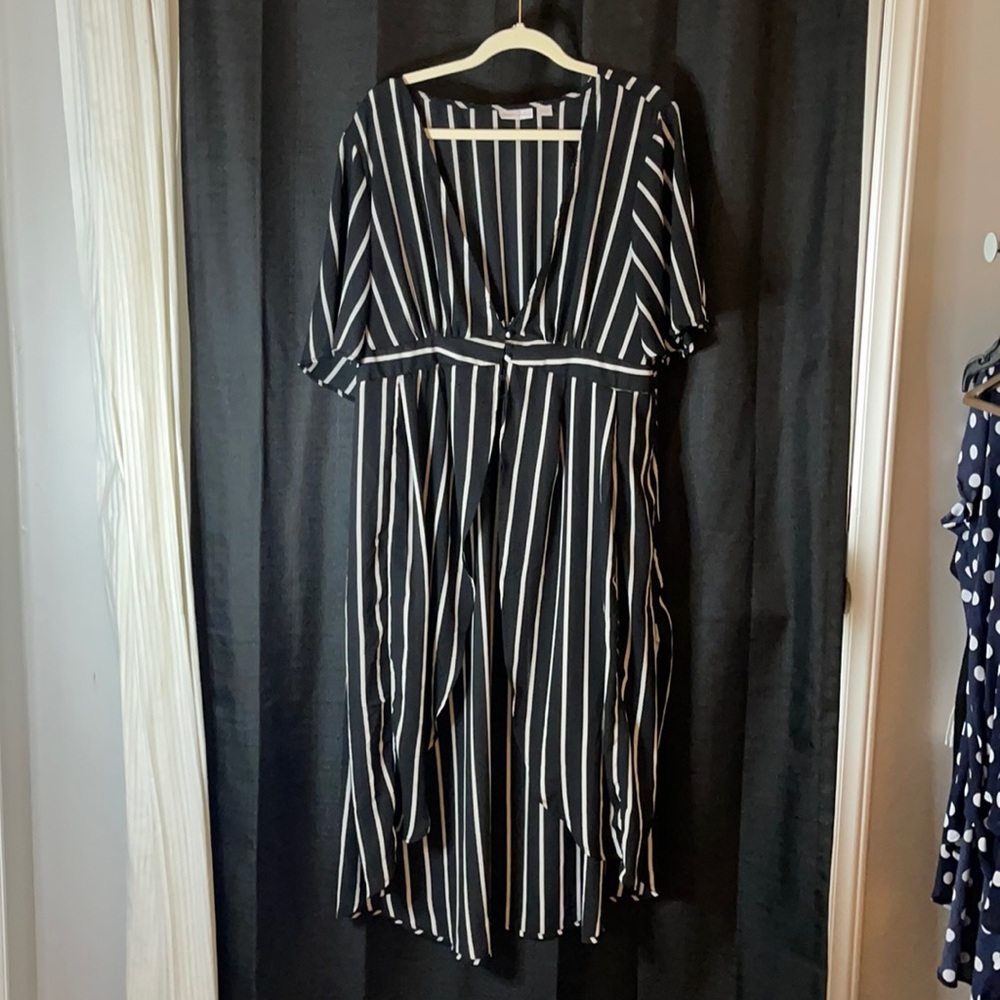 XXL New York & Co - hi- low blouse